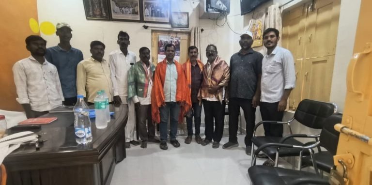 Grand felicitation for the Electricity AE who participated in the 'Polam Bata' (Field Visit) program.