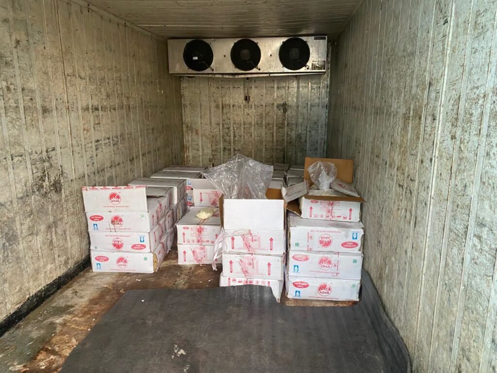 850 kg of ghee seized