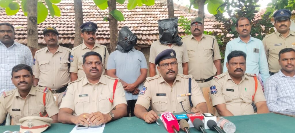 ఐదు కిలోల గంజాయి పట్టుకున్న పోలీసులు…