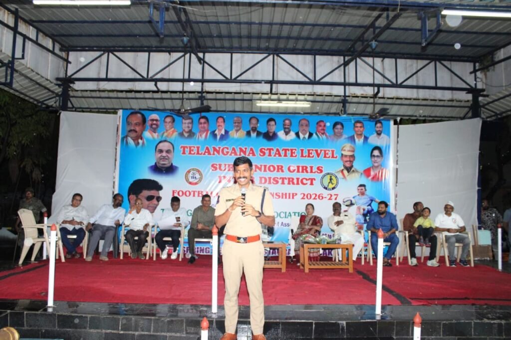బాలికలు విద్యతో పాటు క్రీడల్లోనూ ప్రతిభ చూపాలి