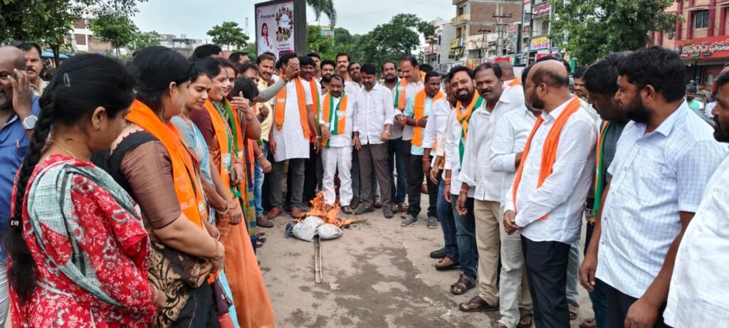 దేశంలో అశాంతి సృష్టించేందుకు ప్రయత్నిస్తున్నారు
