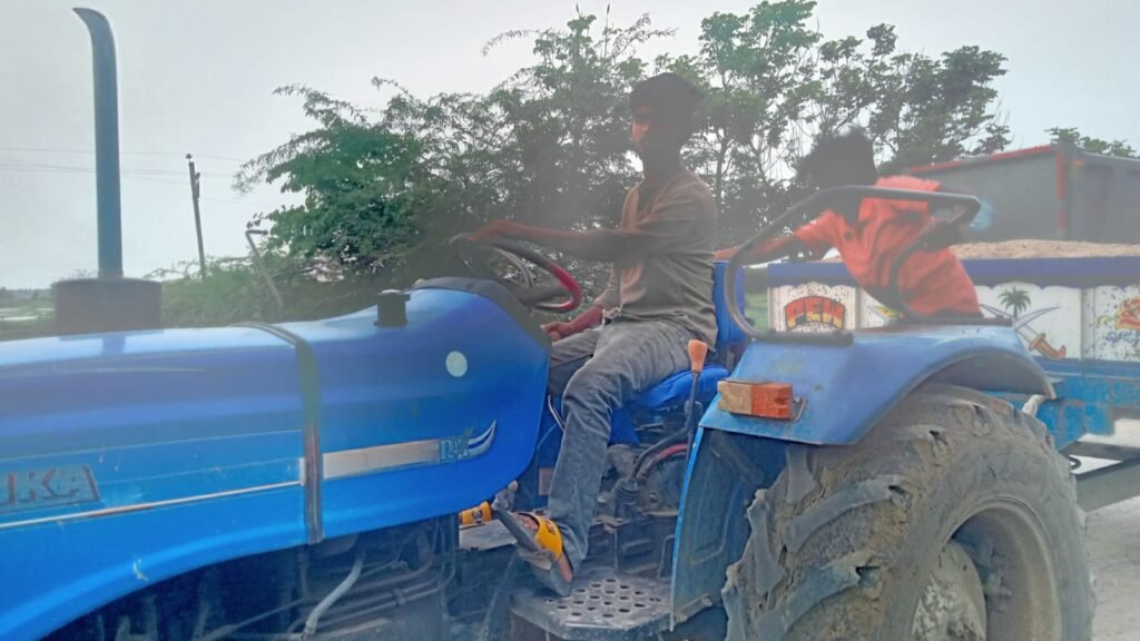 Sand transportation with miners in Bichkunda