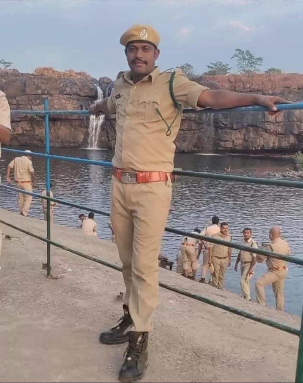 Beat officer falls victim to poachers' electric current trap