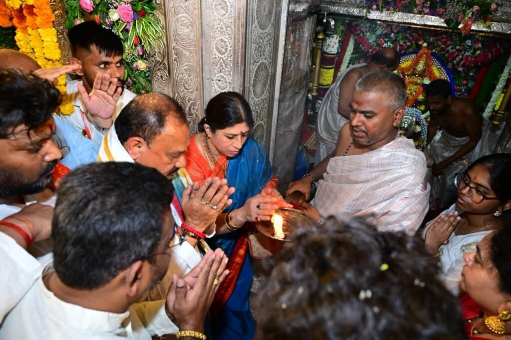 TPCC President offers special prayers at Ujjaini Mahankali Temple.