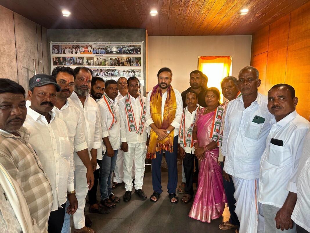 Modegav Sarpanch joins Congress