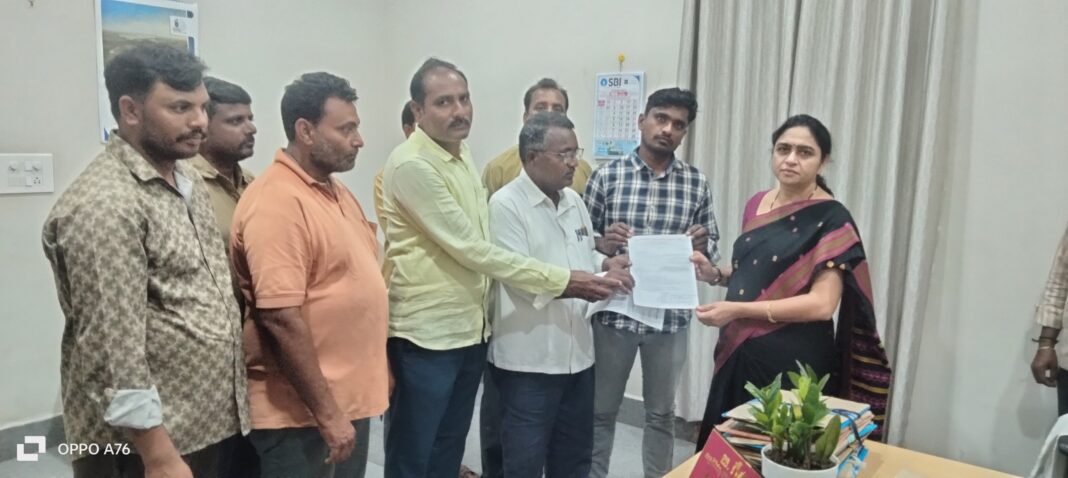 A welfare board should be established for workers in the auto and motor sectors.