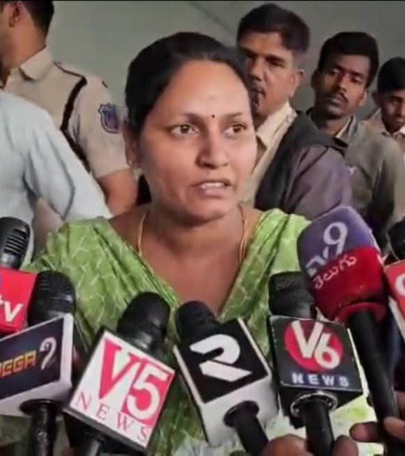 Constable commits suicide at LB Nagar police station.

