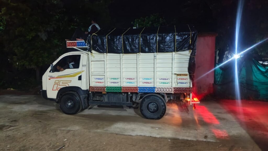 తగ్గేలి గ్రామంలో యథేచ్ఛగా ఇసుక అక్రమ రవాణా