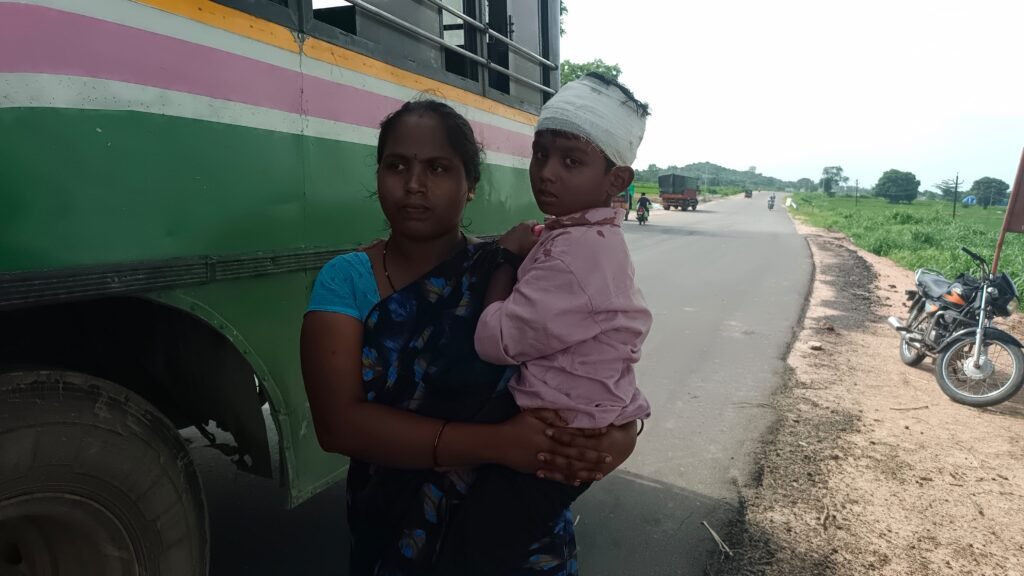 ఆర్టీసీ బస్సు ఢీకొని బాలునికి గాయాలు