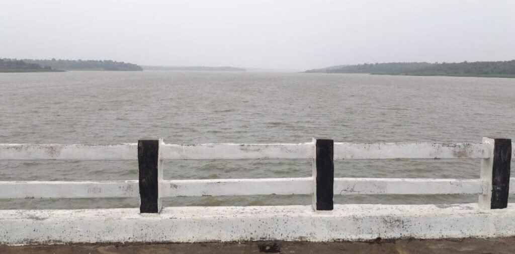 Continued inflow of floodwater into the Kaulas Nala Project.
