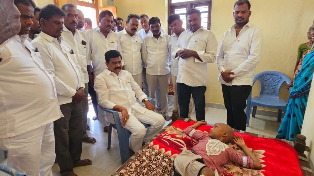 పలువురిని పరామర్శించిన మాజీ మంత్రి ప్రశాంత్ రెడ్డి