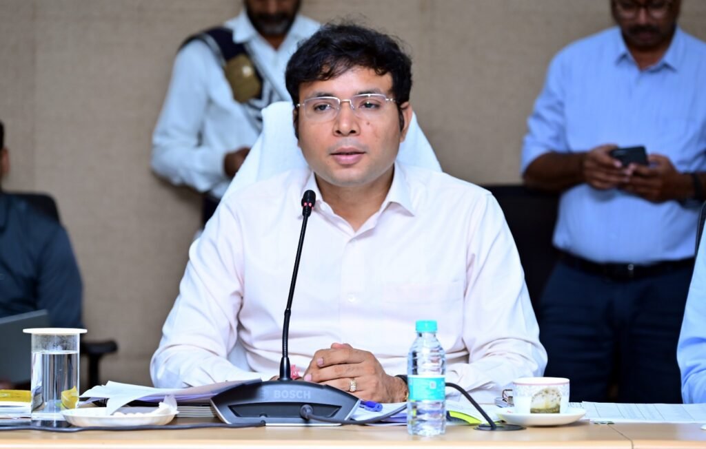భూభారతి, సాదాబైనామా దరఖాస్తులను సత్వరమే పరిష్కరించాలి