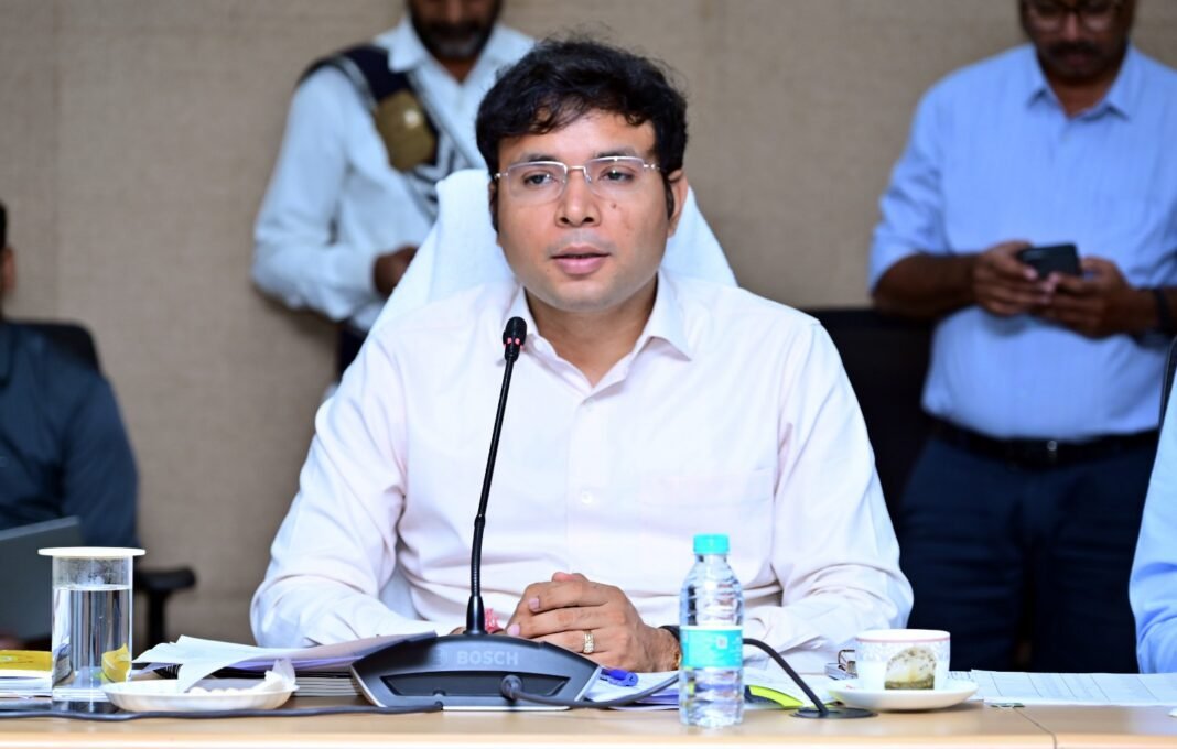 Applications related to 'Bhu-Bharathi' and 'Sadabainama' must be resolved promptly.
