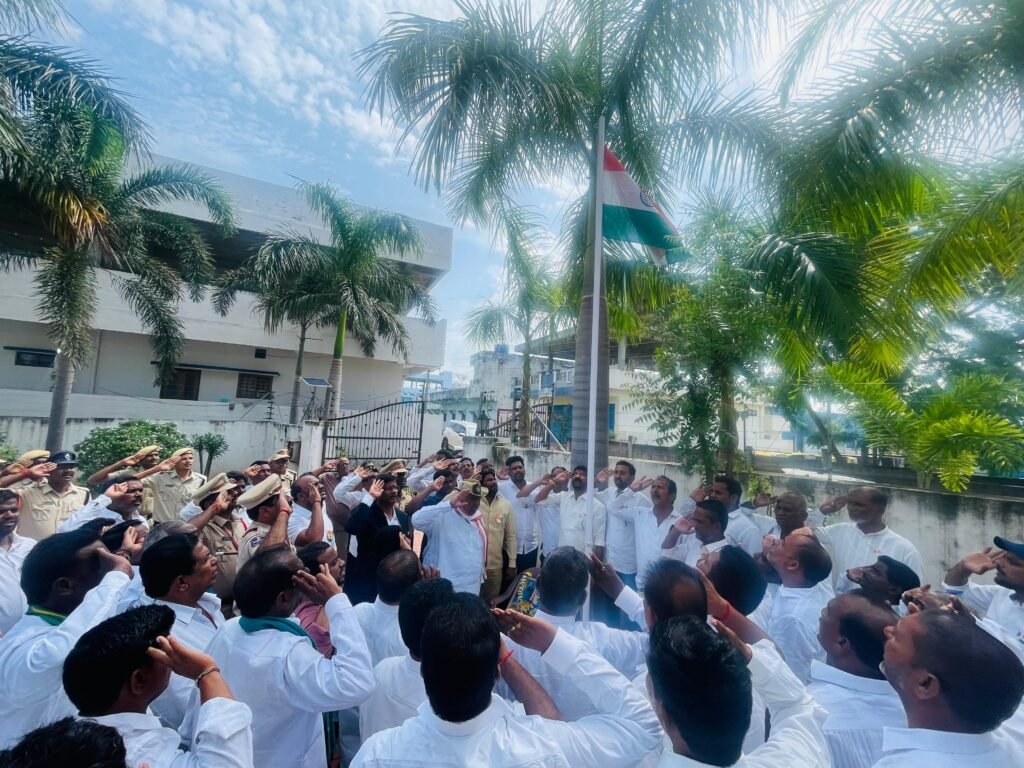 Independence Day celebrations held on a grand scale in Banswada.