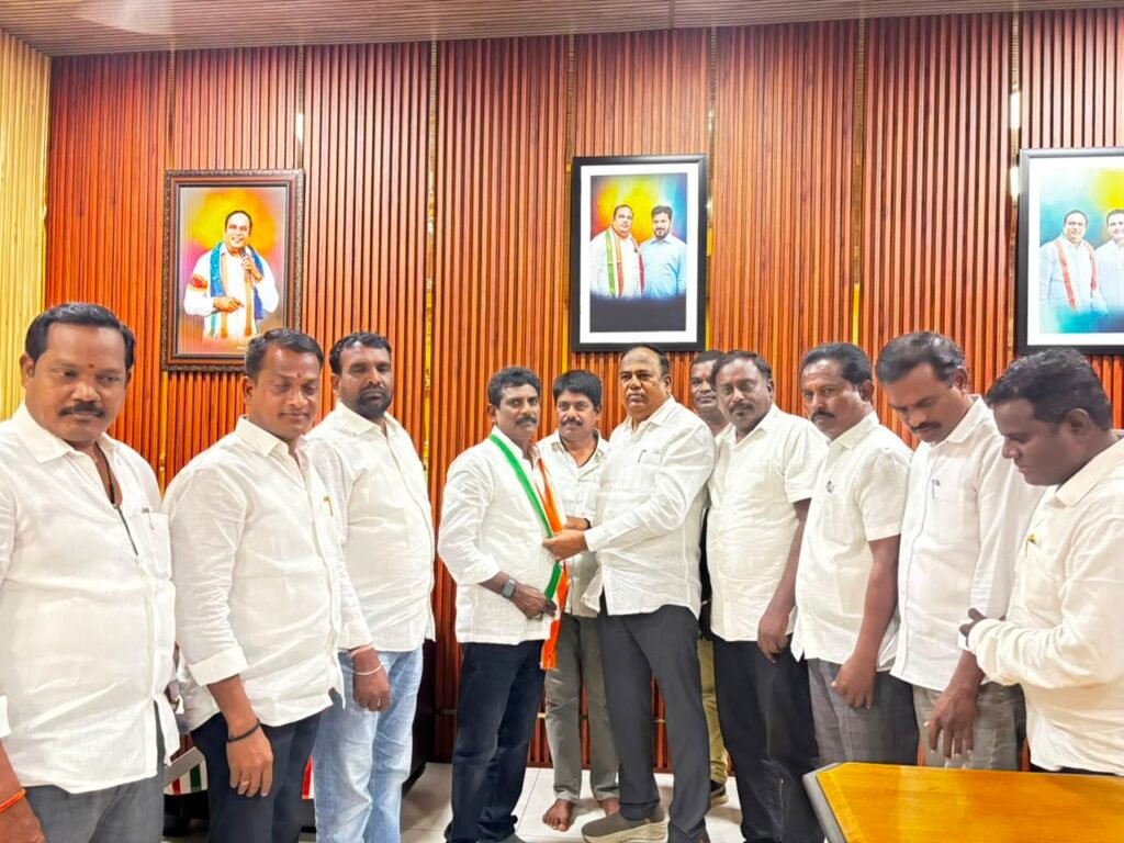 Former District General Secretary of TNGO joins Congress