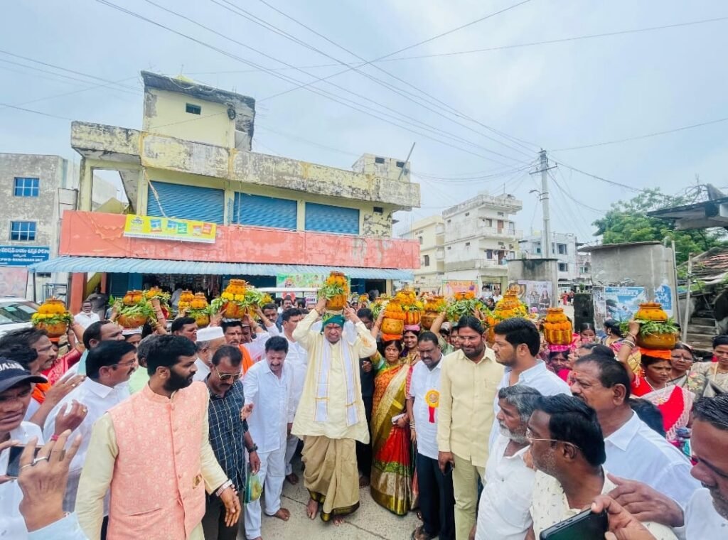 Bonalu celebrations held grandly under the auspices of the Are Katike Sangham.