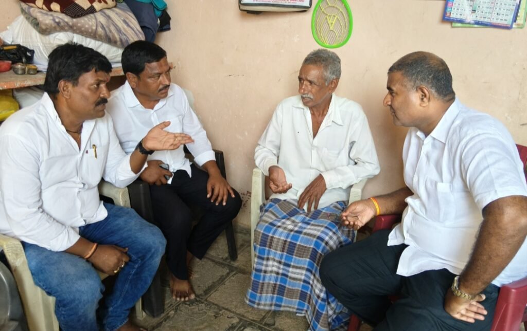 బాధిత కుటుంబాలను పరామర్శించిన బాల్కొండ కాంగ్రెస్ ఇన్‌చార్జ్