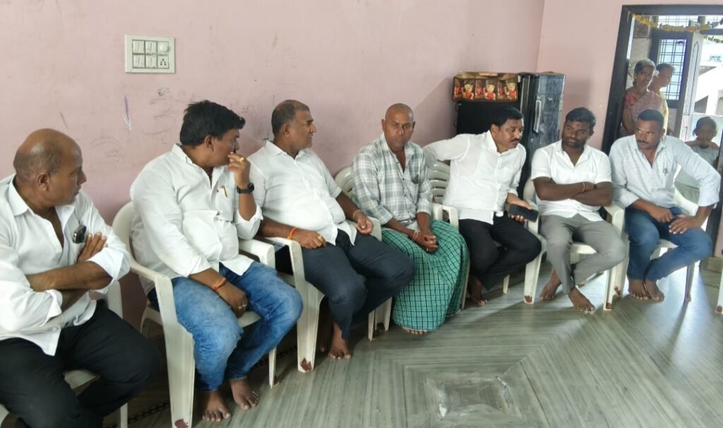 Balkonda Congress in-charge consoles affected families.