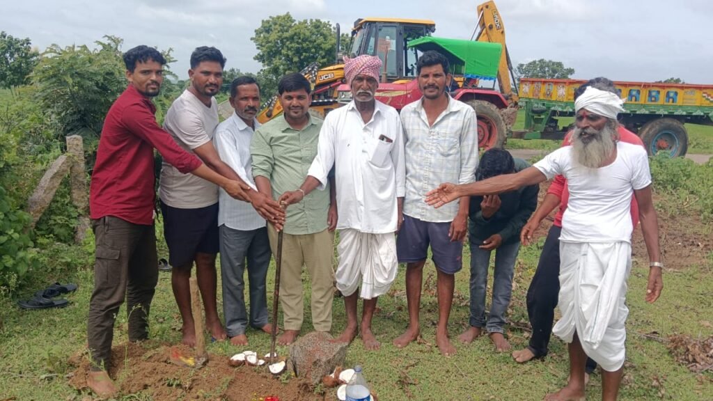 షెడ్డు నిర్మాణానికి భూమి పూజ
