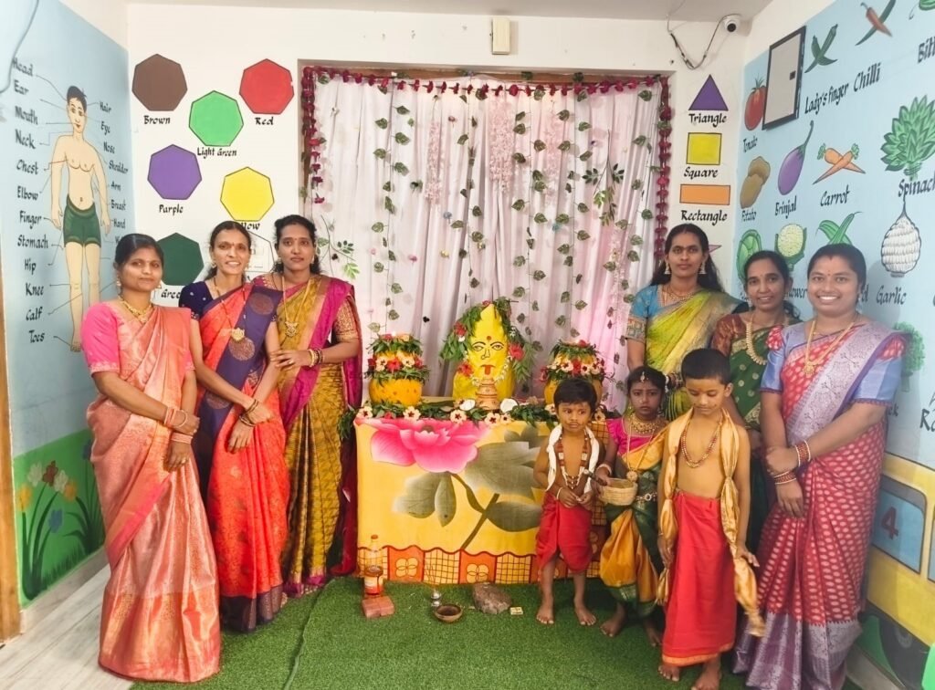 ఫ్యూచర్ లైన్ పాఠశాలలో ఘనంగా బోనాల వేడుకలు