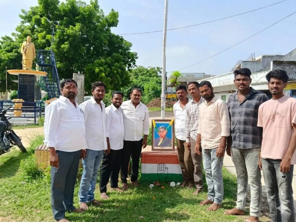 రాజకీయాల్లో యువకుల పాత్ర కీలకం