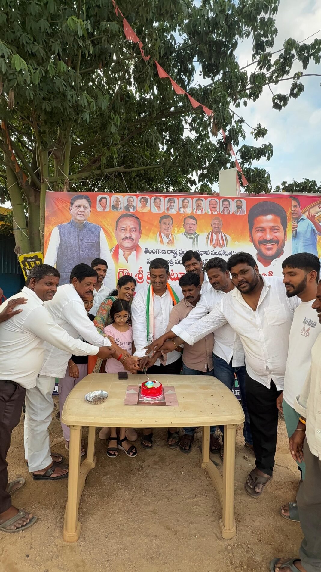 MLA Sudarshan Reddy's birthday celebrations held on a grand scale.
