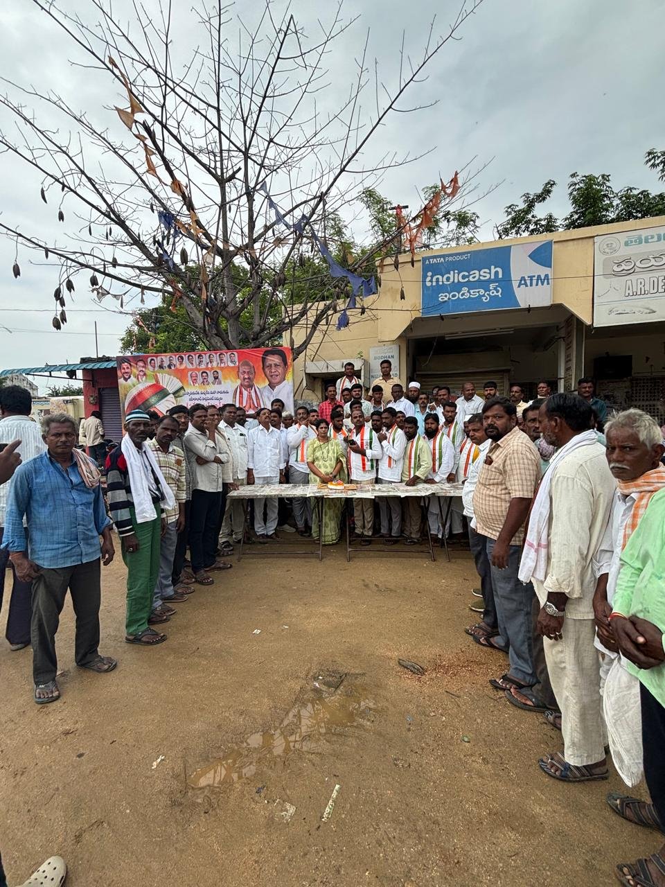 MP Suresh Kumar Shetkar's birthday celebrations held on a grand scale.
