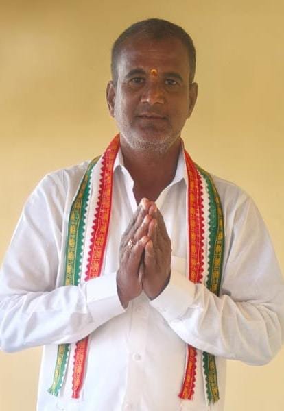 Avaru Suresh as the new president of the Munnuru Kapu Sangham.