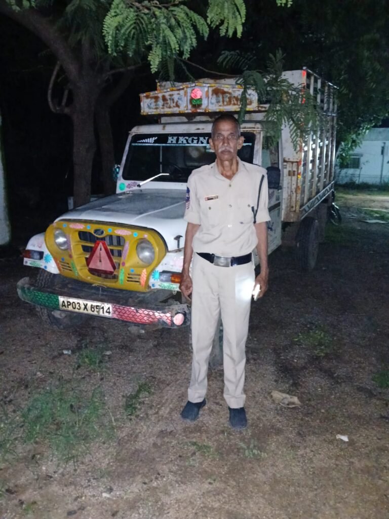పిడిఎస్ బియ్యం తరలిస్తున్న వాహనం సీజ్