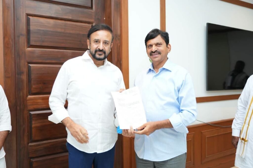 అదనంగా ఇందిరమ్మ ఇళ్లు మంజూరు చేయాలి