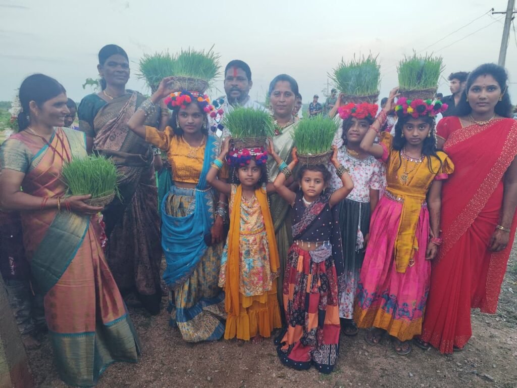 ఘనంగా తీజ్ పండుగ వేడుకలు