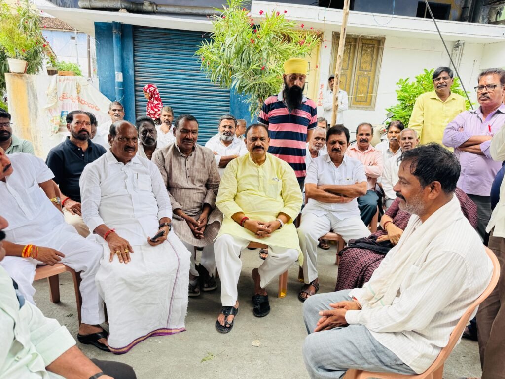 TPCC President pays tribute to former councilor Bellala Pothanna.