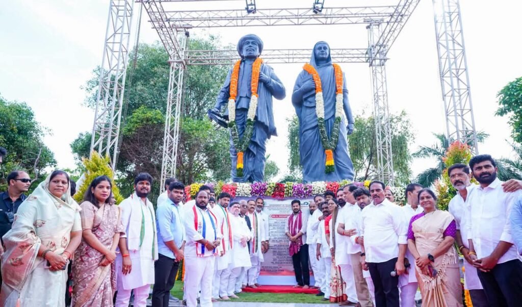 CM unveils statues of Jyotirao Phule and Savitribai Phule.
