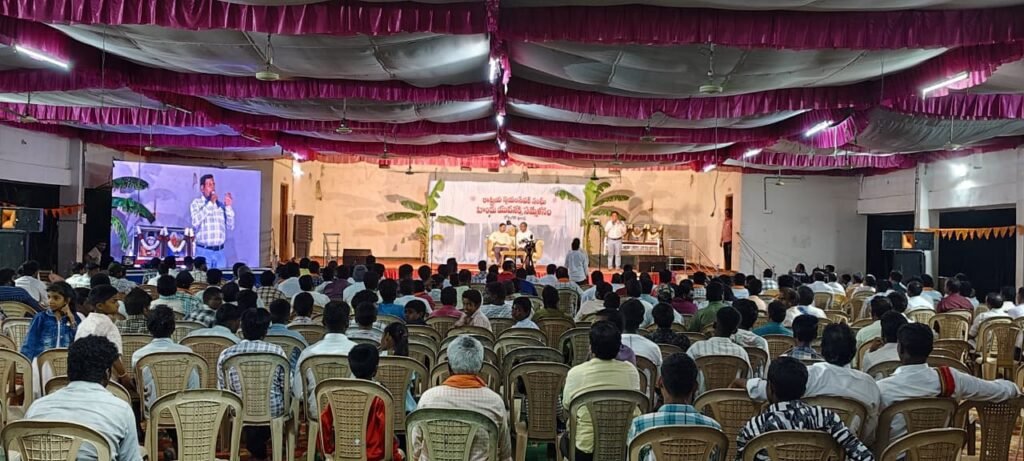 Hindus must move forward in unity.
