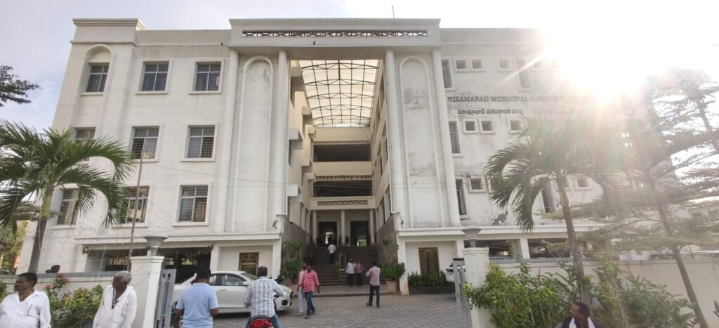 మున్సిపల్ కార్పొరేషన్ పై ఏసీబి దాడులు