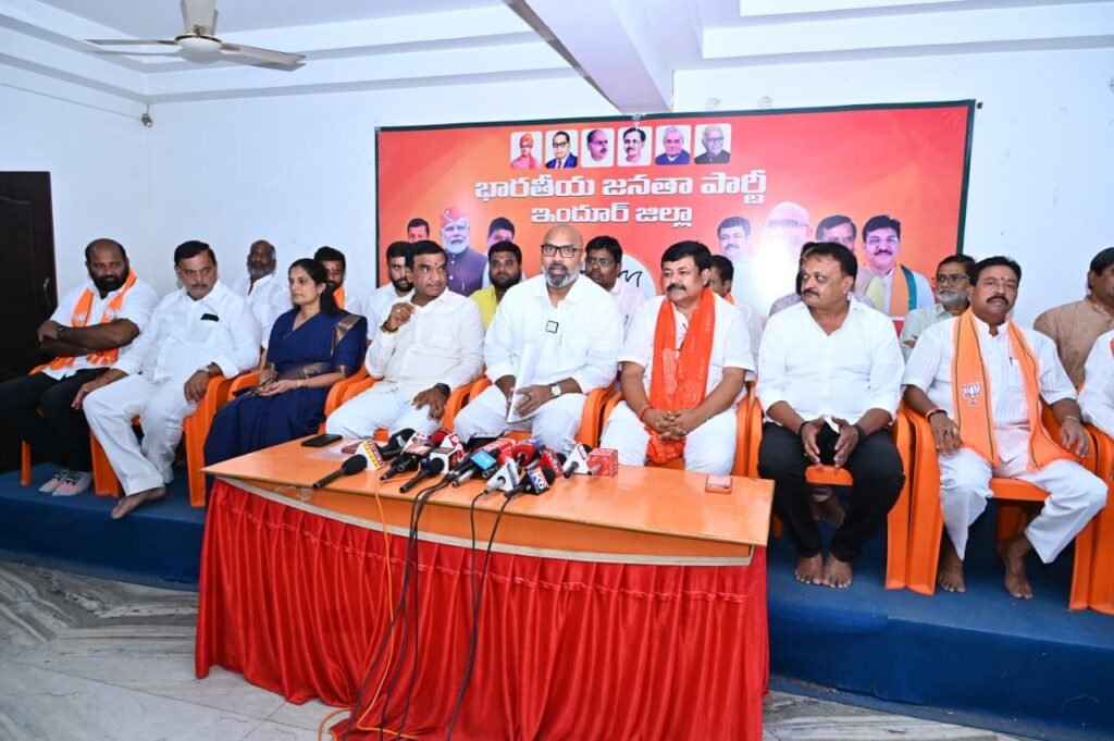కాంగ్రెస్ నేతల వల్లనే బీజేపీ గెలుపు మరింత సునాయాసం