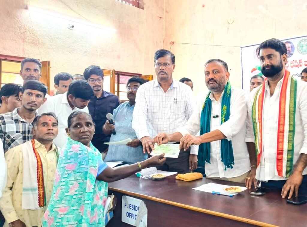 నిజాంసాగర్‌లో సంక్షేమ పథకాల సందడి