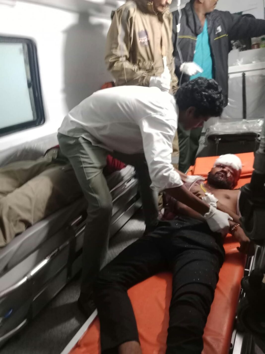 Police injured in road accident