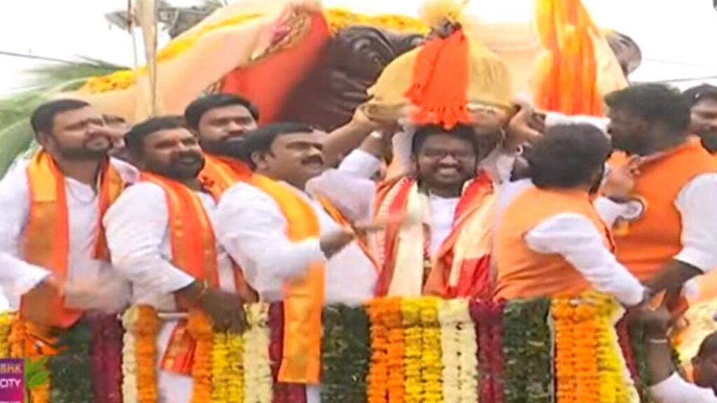 రూ.39 లక్షల ధర పలికిన బాలాపూర్ లడ్డూ ప్రసాదం