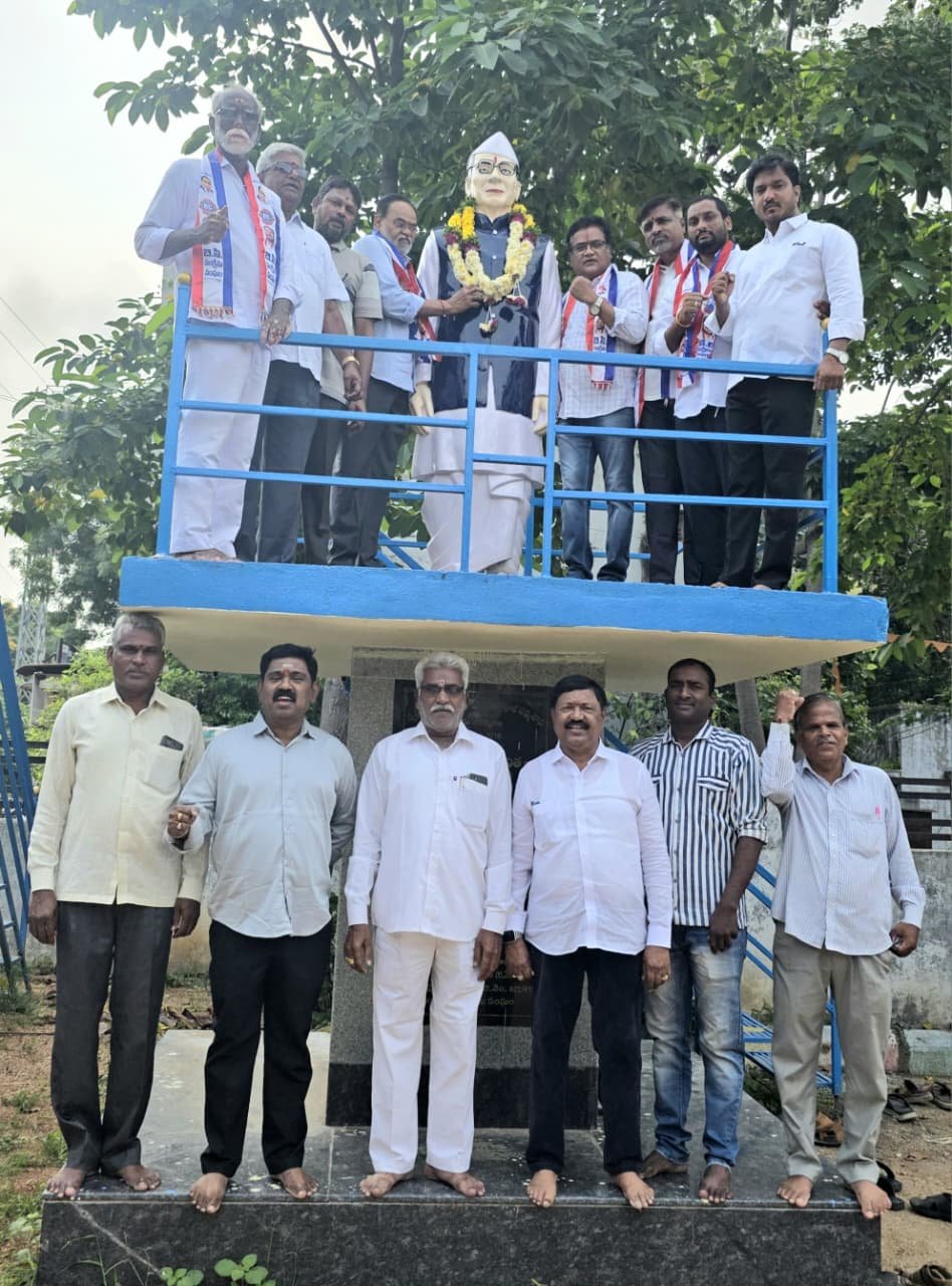 Tribute paid to the statue of Konda Laxman Bapuji under the aegis of the BC Welfare Association.