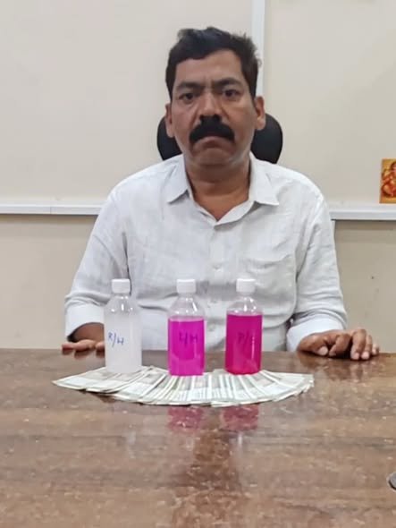 SI caught by ACB while accepting a bribe of ₹10,000.