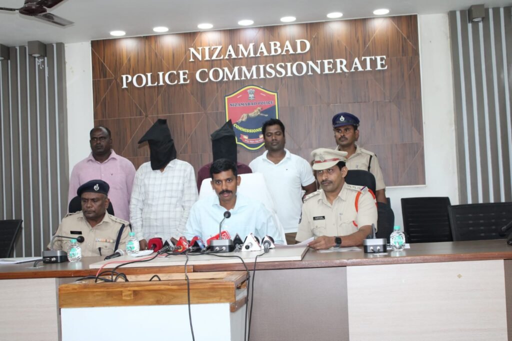 మీ సేవా కేంద్రం అడ్డాగా నకిలీ సర్టిఫికెట్లు
