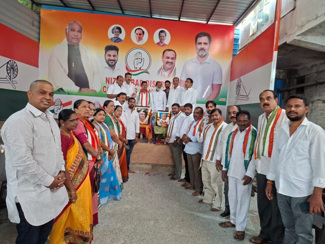 The services of Indira Gandhi and Vallabhbhai Patel are unforgettable.