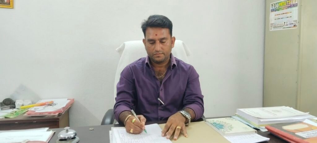 నూతన తహసీల్దార్ గా సురేందర్ నాయక్ బాధ్యతల స్వీకరణ