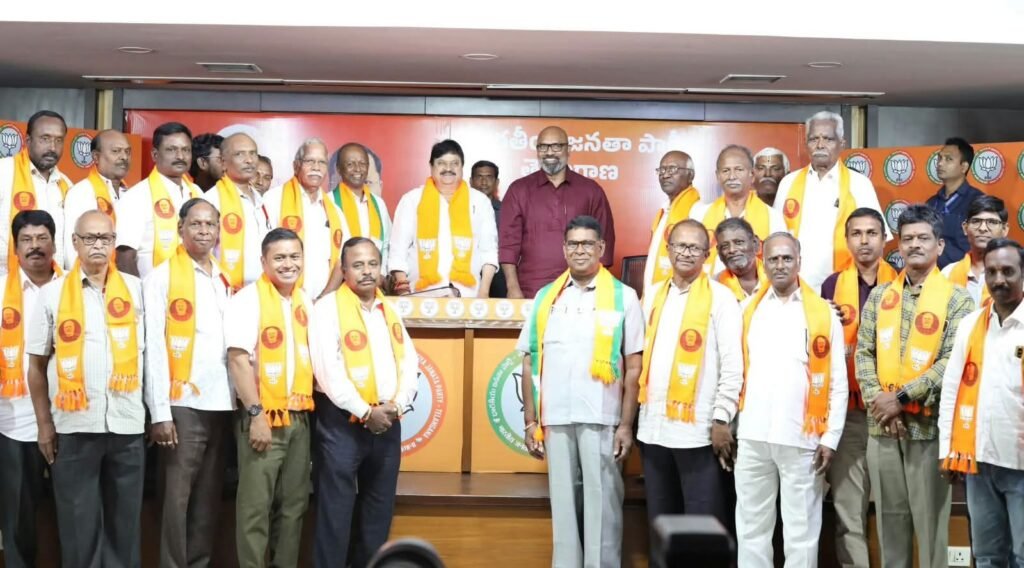 బీజేపీలోకి గజవాడ సోదరులు