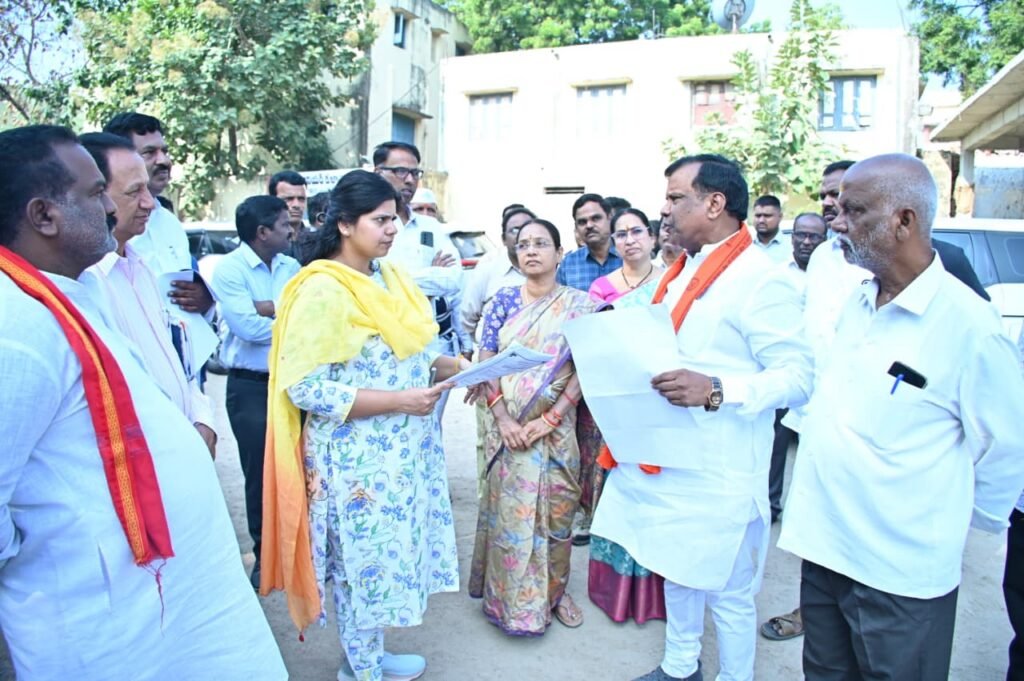 కోట గల్లి గర్ల్స్ గవర్నమెంట్ హైస్కూల్  నే తెలంగాణ పబ్లిక్ స్కూల్