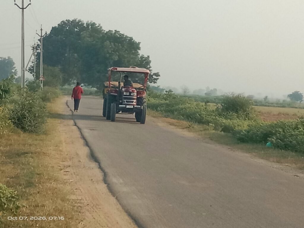 Illegal sand mining in the Manjira river at Thaggelli
