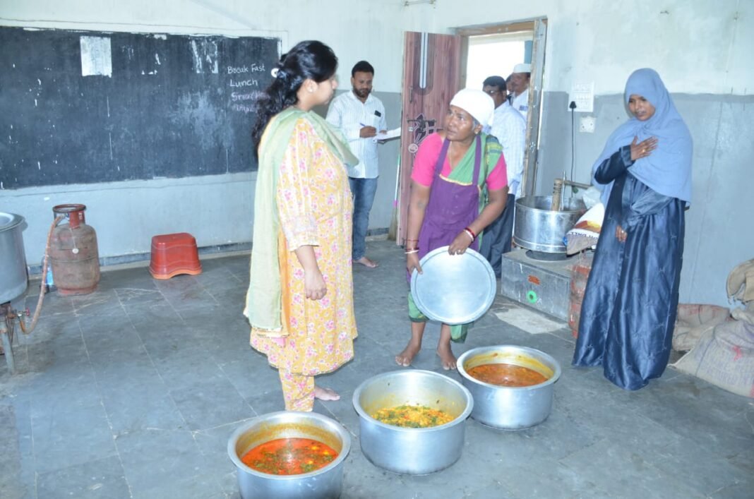Collector conducts surprise inspection of Kasturba Girls' School