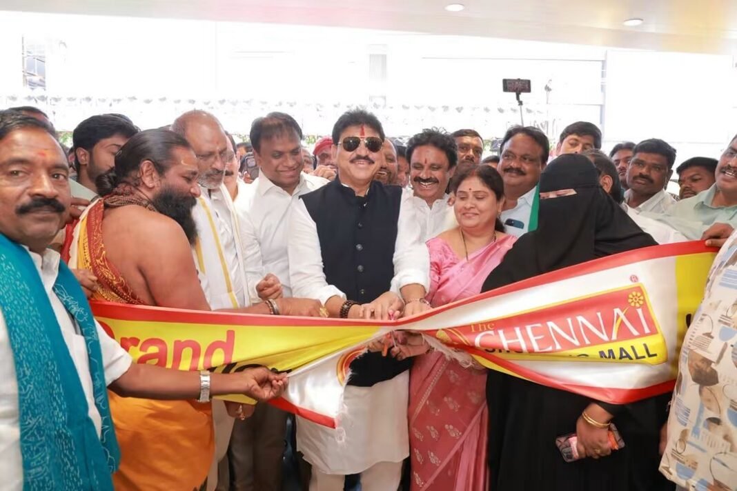 MLA inaugurates Chennai Shopping Mall in Armoo
