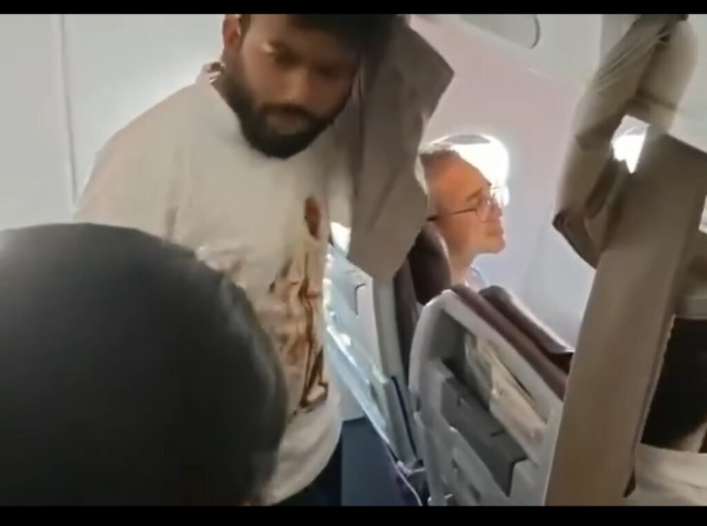 ఢిల్లీ ఎయిర్ పోర్ట్ లో సిజేపి నాయకుల అరెస్ట్
